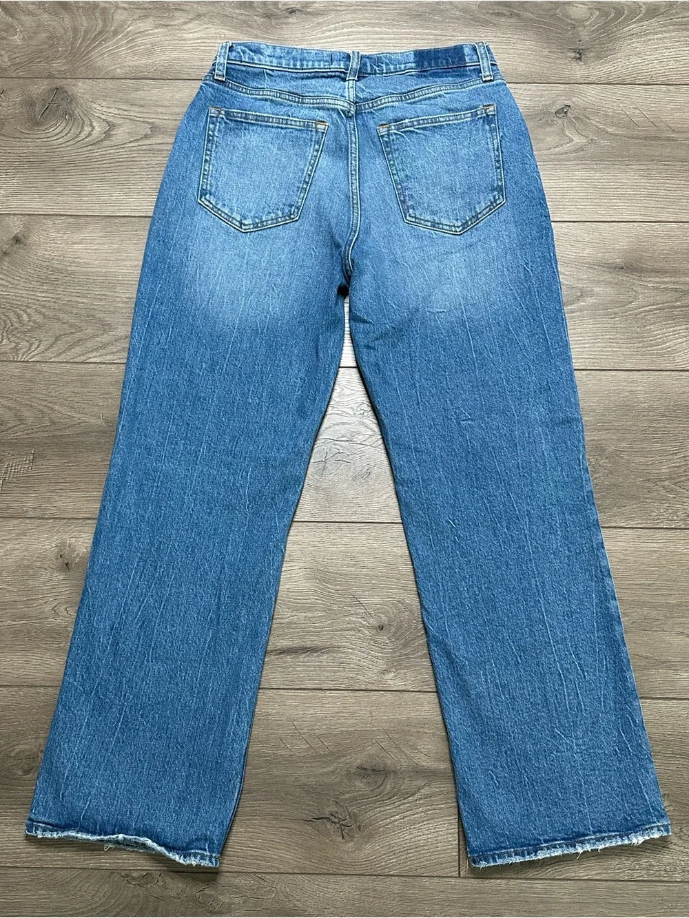 Abercrombie & Fitch 27